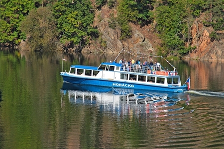 loď